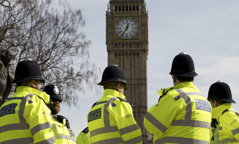 Photo of В Лондоне неизвестный ранил ножом двух полицейских